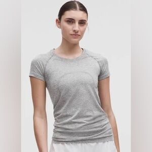 Swiftly Tech Short-Sleeve Shirt 2.0
Hip Length Slate/White